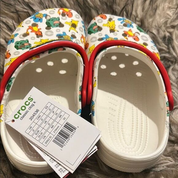 Pokemon Kids Clogs - White and Red pikachu pokemon clog size 2 - Picture 1 of 4